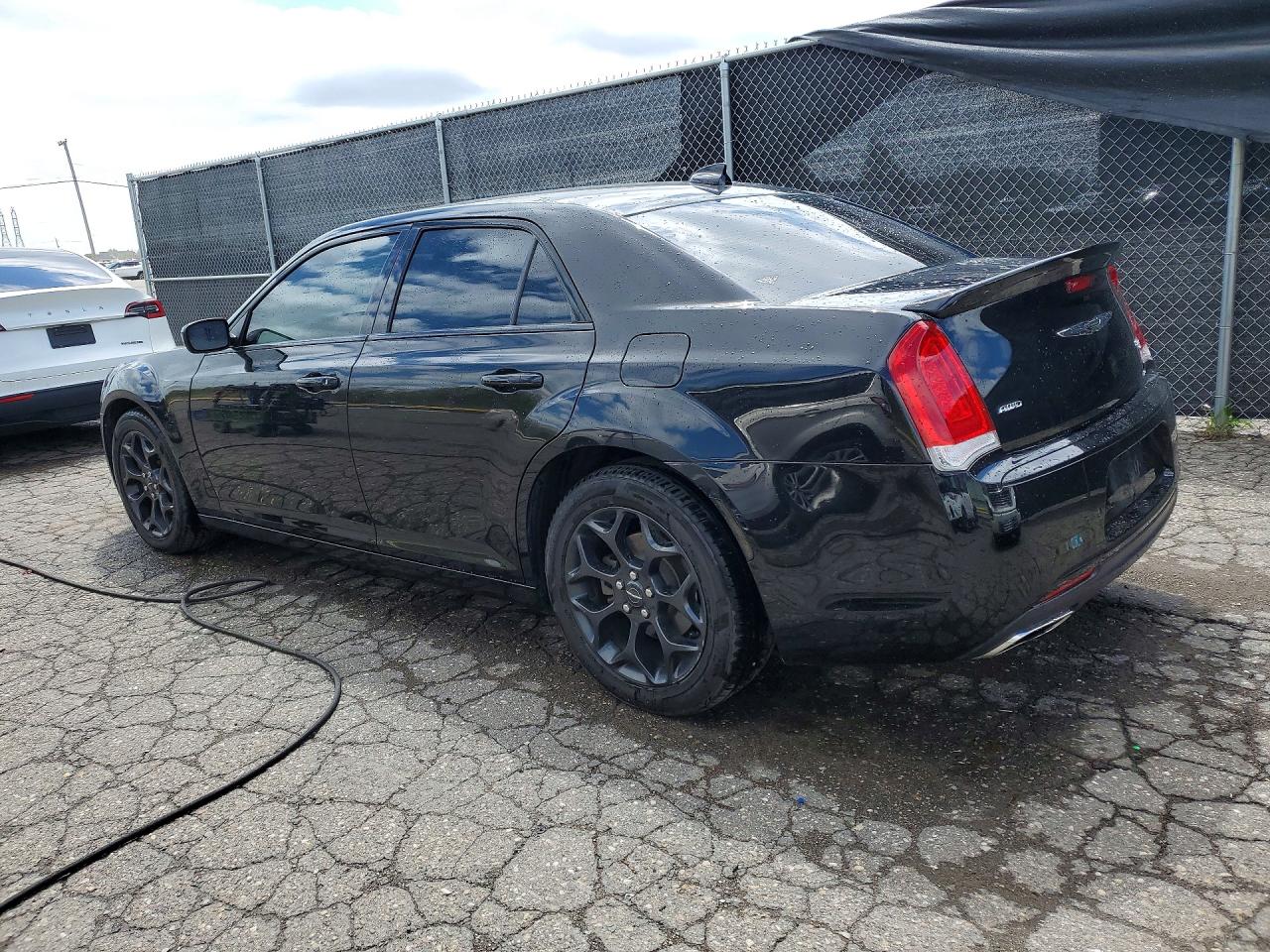 2020 Chrysler 300 VIN 2C3CCAGG7LH124476 photo 2