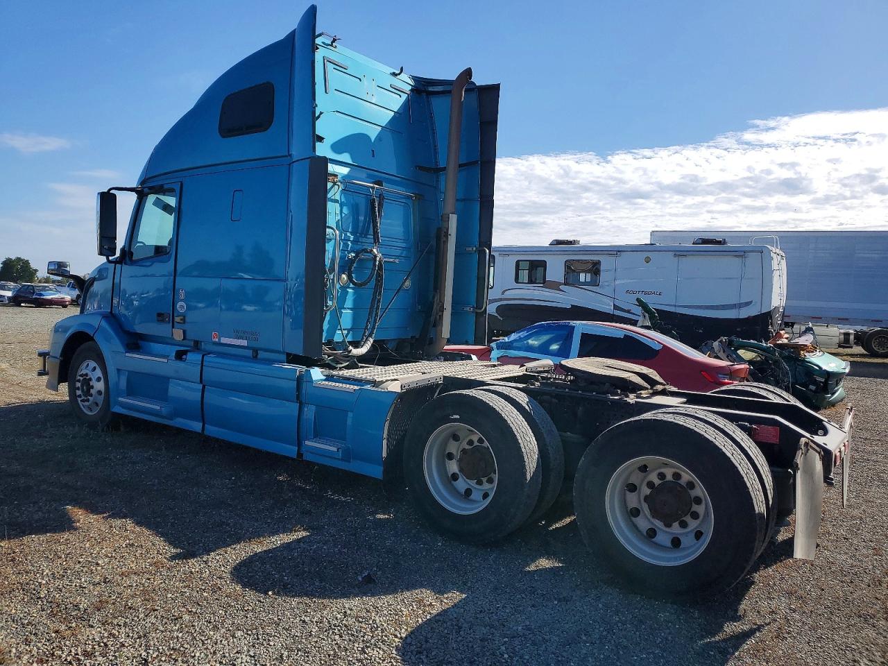 2015 Volvo Vn VIN 4V4NC9EH3FN916851 photo 3