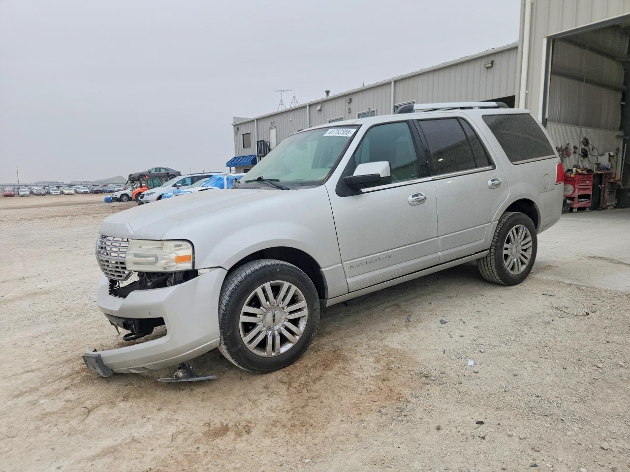 2013 Lincoln Navigator VIN 5LMJJ2H52DEL07880 photo 1