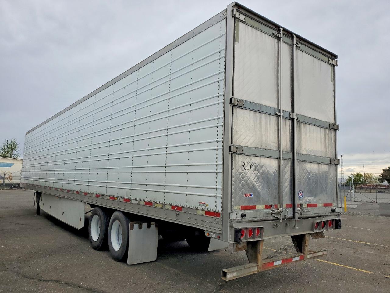 2018 UTILITY All models VIN 1UYVS2539J2219402 photo 3