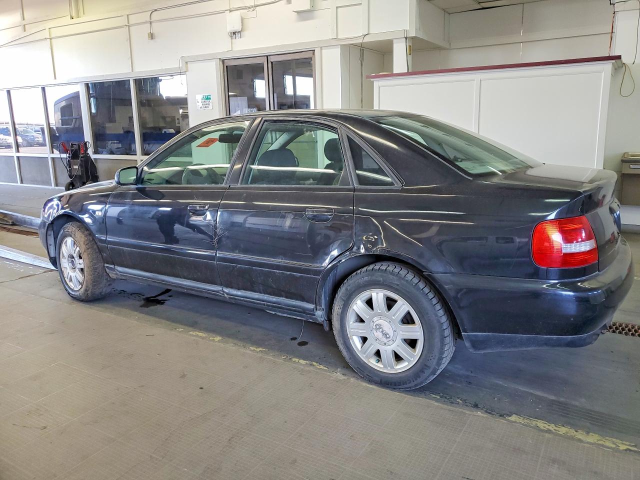 2000 Audi A4 VIN WAUDC28D4YA155360 photo 2