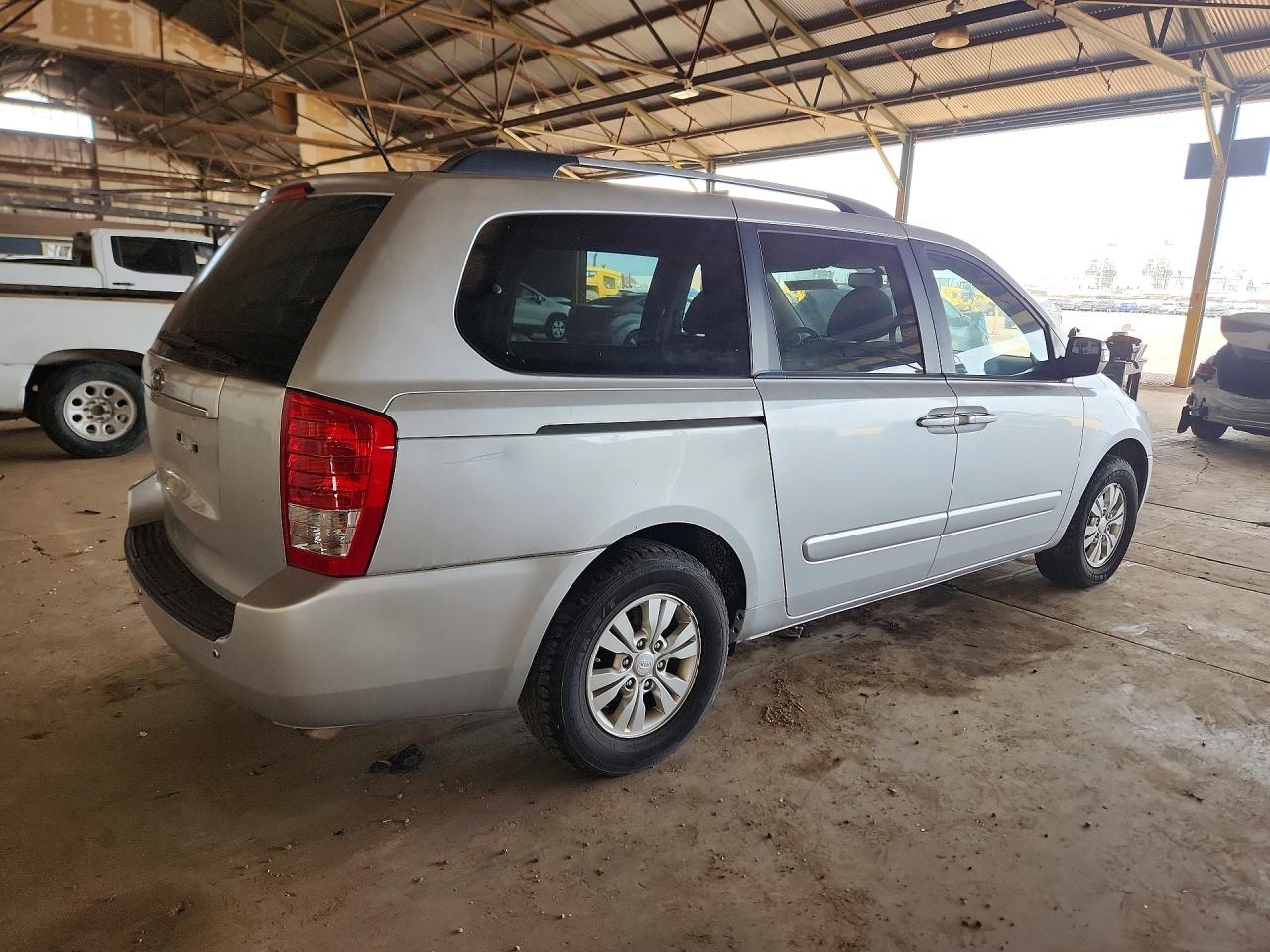 2012 Kia SEDONA VIN KNDMG4C79C6434092 photo 3