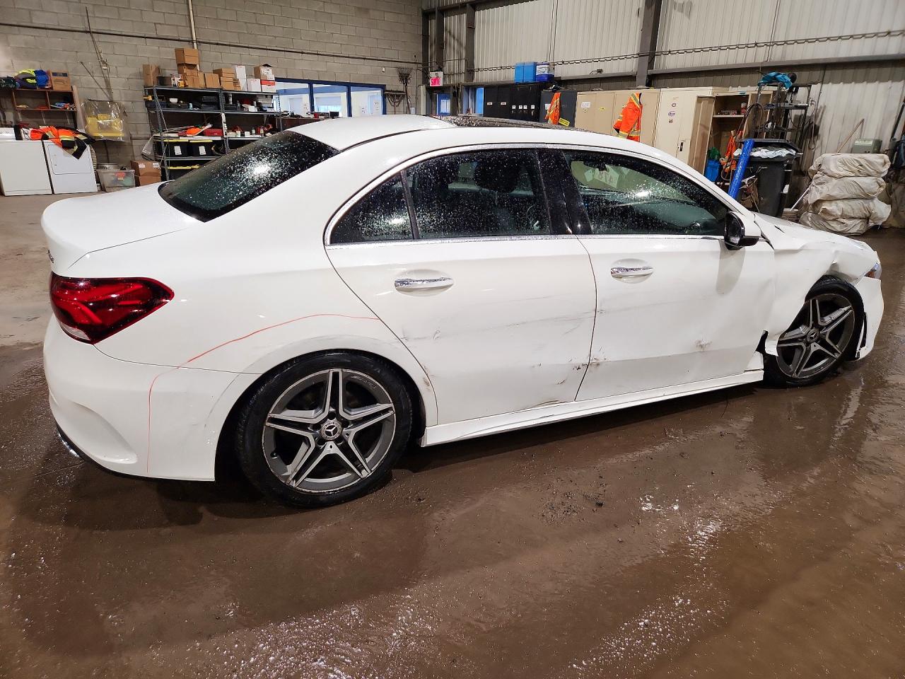 2019 Mercedes-Benz A-class VIN WDD3G4FBXKW000926 photo 3