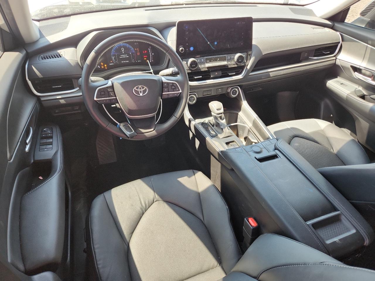2025 Toyota All other VIN 5TDAAAA54SS024867 photo 8