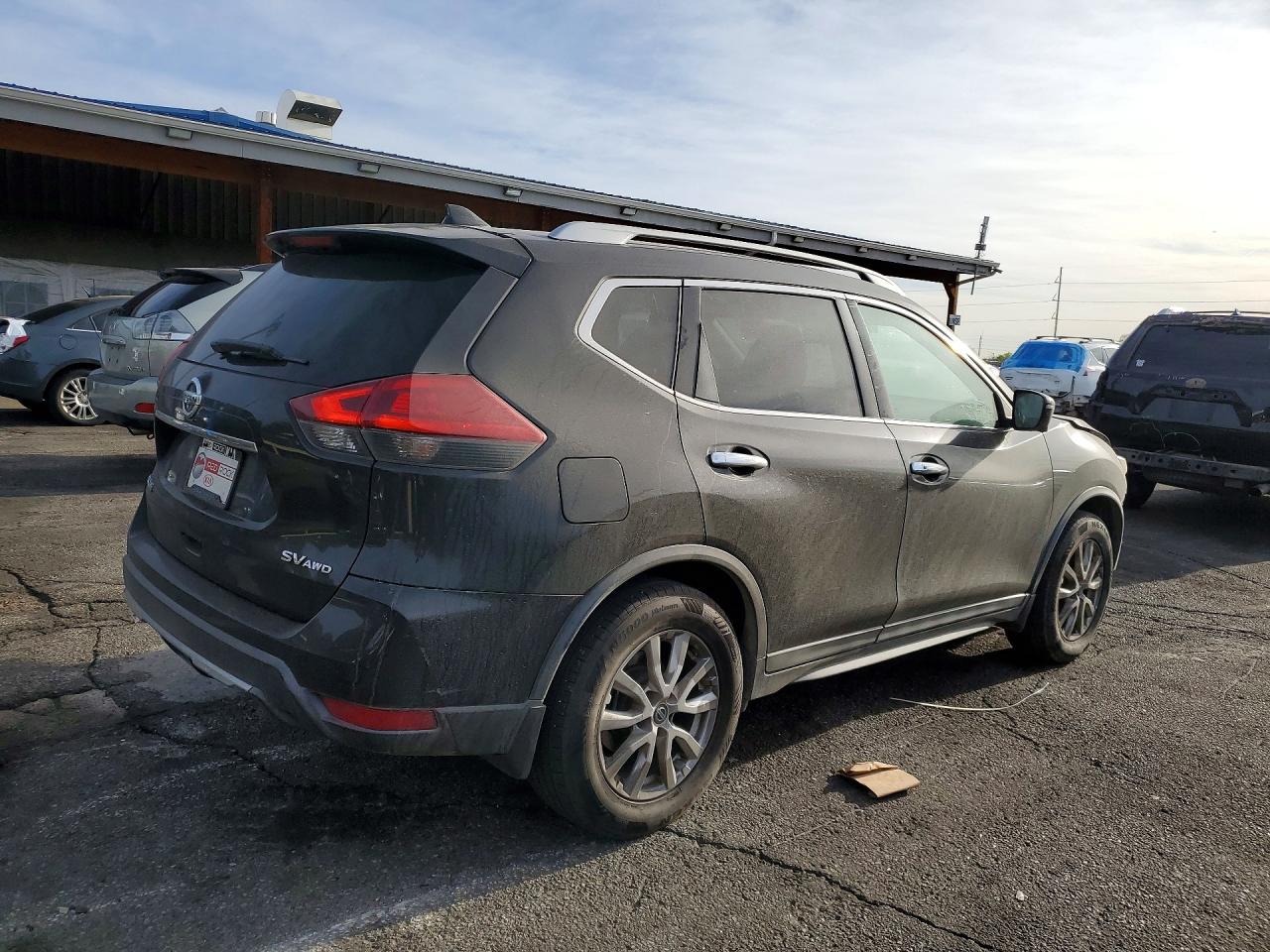 2018 Nissan Rogue VIN KNMAT2MV2JP551648 photo 3
