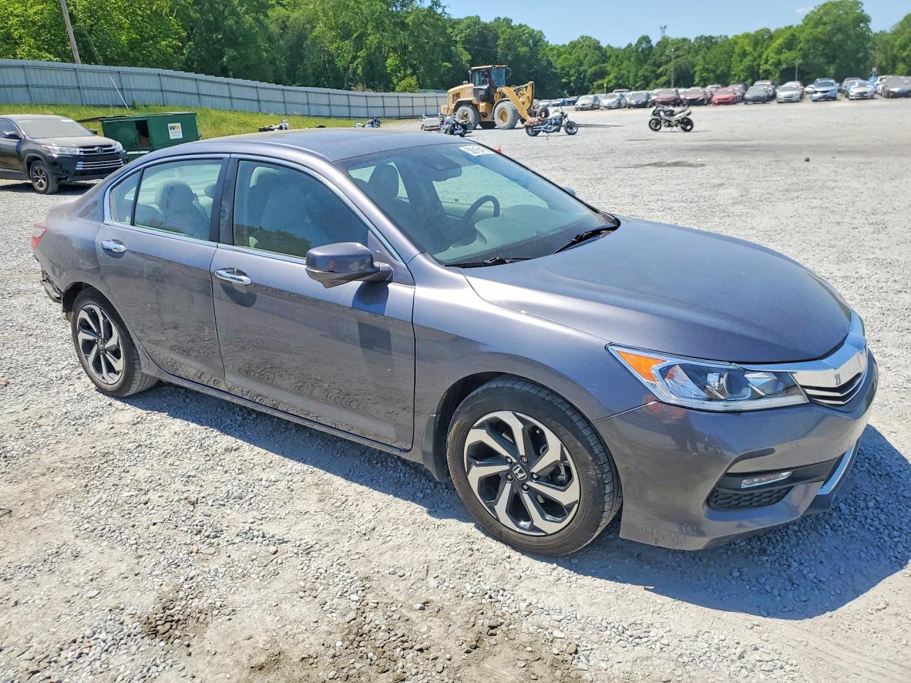 2017 Honda Accord VIN 1HGCR2F94HA206367 photo 4