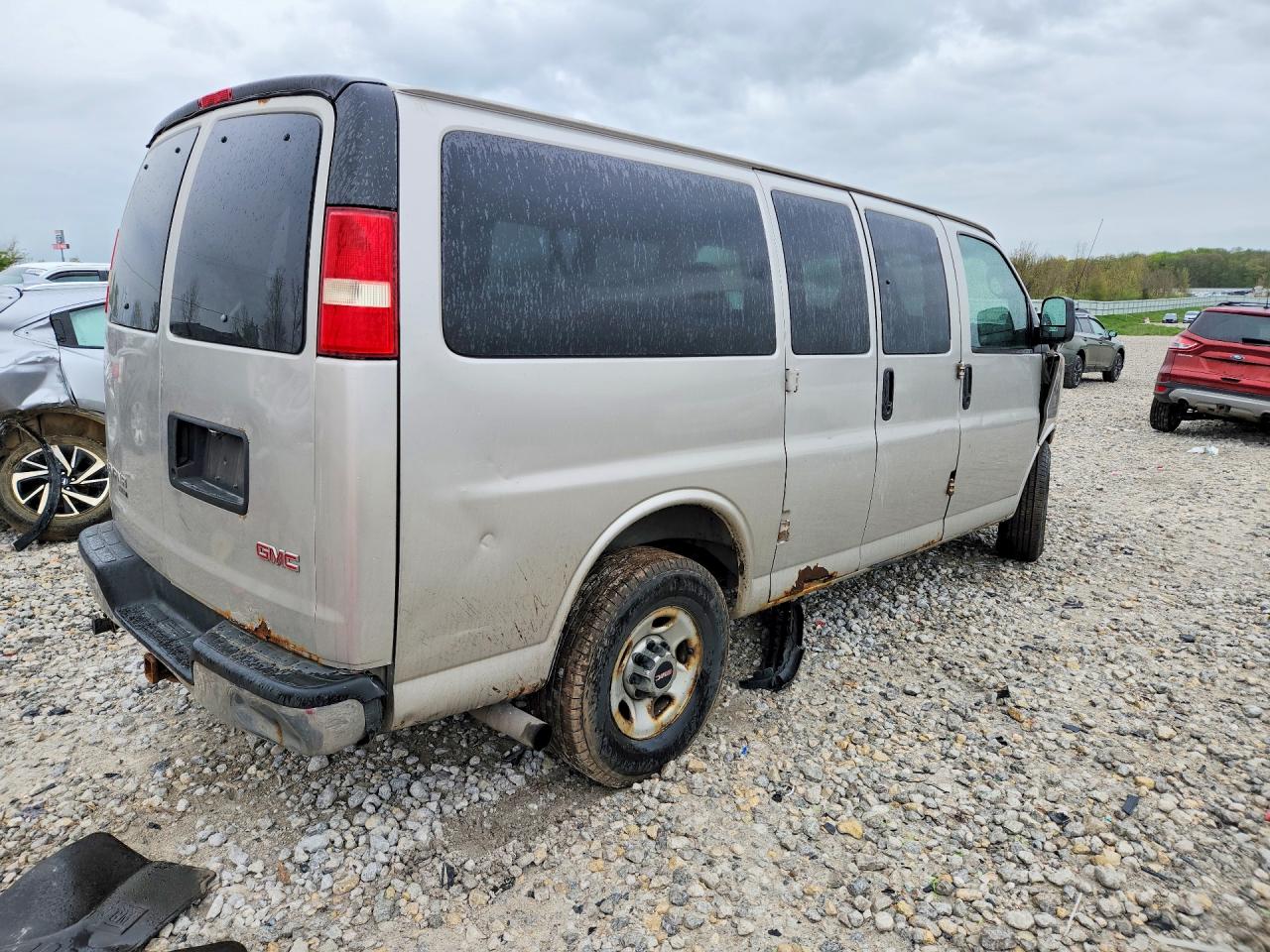 2009 GMC Savana VIN 1GJHG35K091111514 photo 3