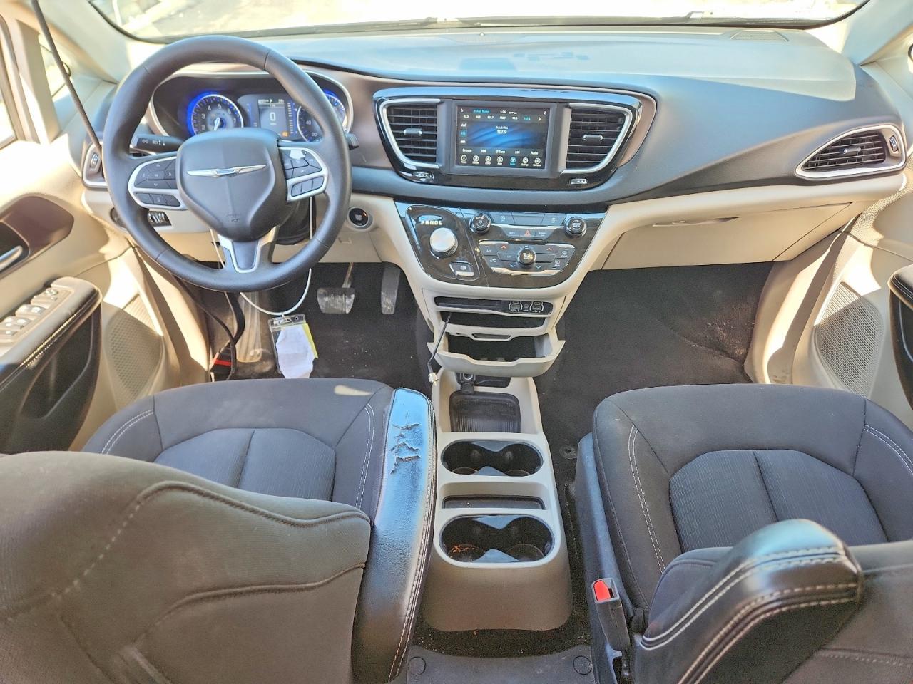 2021 Chrysler Minivan VIN 2C4RC1CG9MR580275 photo 8