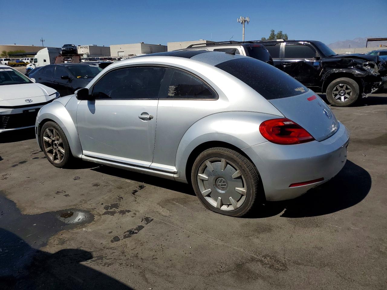 2013 Volkswagen Beetle VIN 3VWJP7AT0DM604486 photo 2