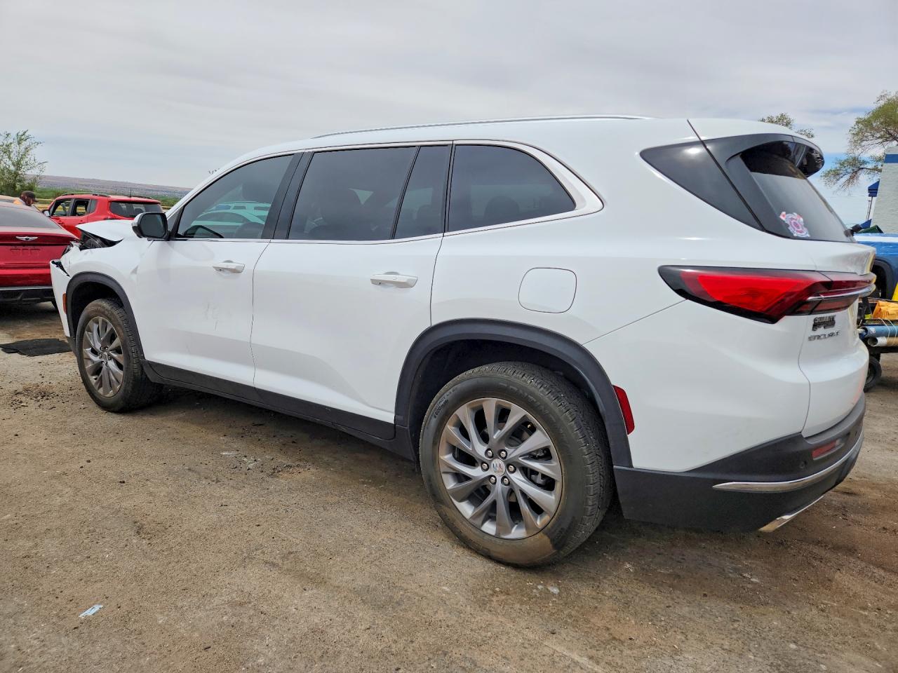 2025 Buick Enclave VIN 5GAERARS0SJ101270 photo 2
