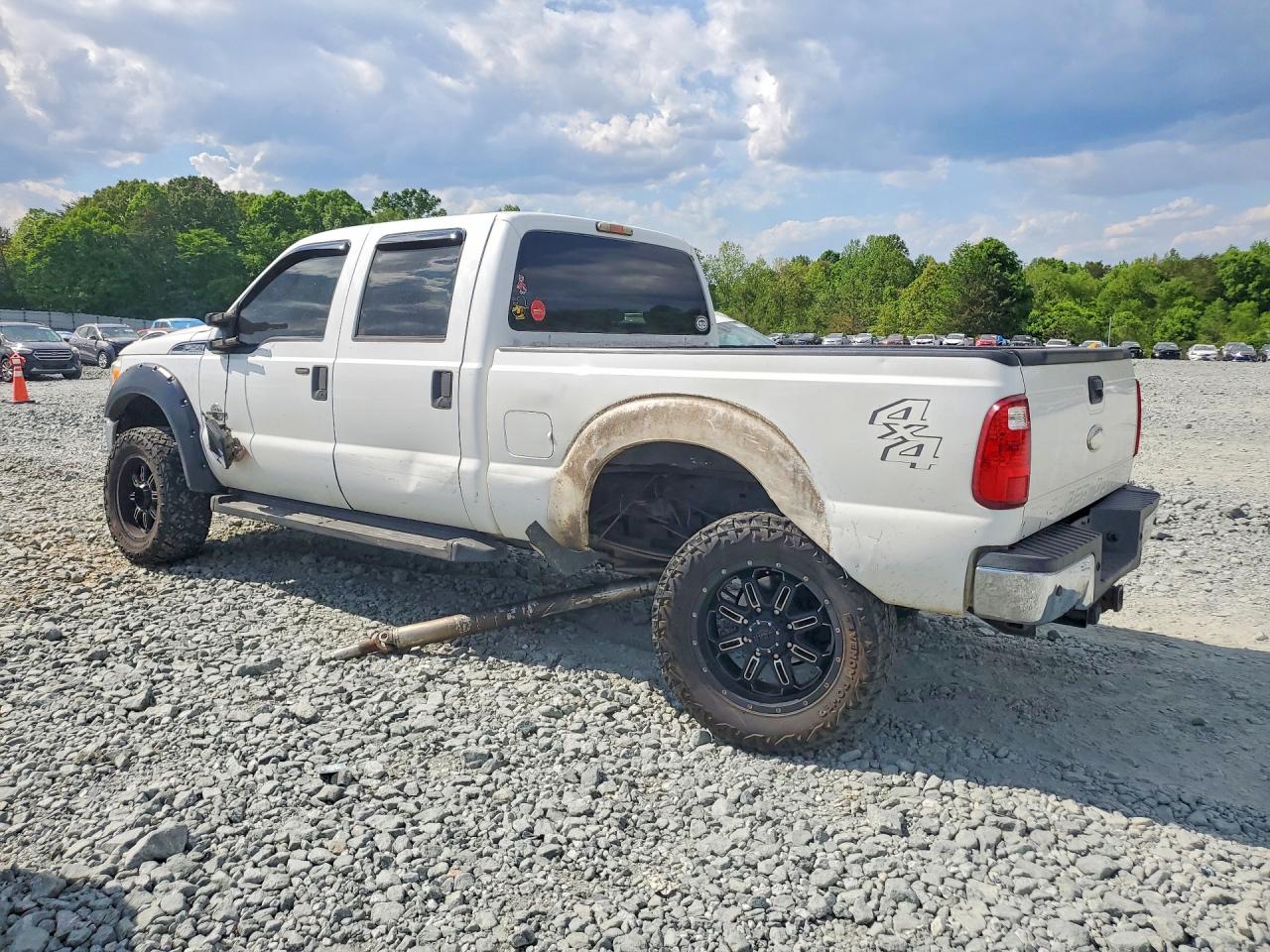 2011 Ford F250 VIN 1FT7W2BT0BEC36265 photo 2