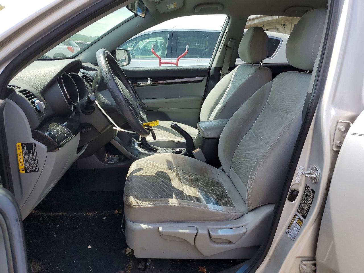 2011 Kia Sorento VIN 5XYKT3A1XBG032329 photo 7