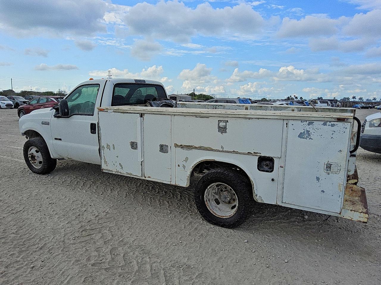 2006 Ford F350 VIN 1FDWF36P36EB34846 photo 2