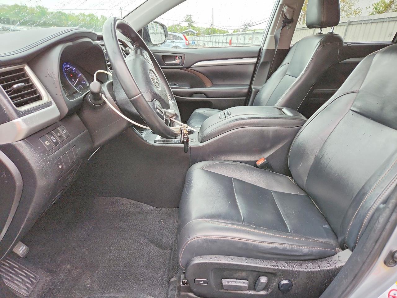 2019 Toyota Highlander VIN 5TDJZRFH9KS622351 photo 7