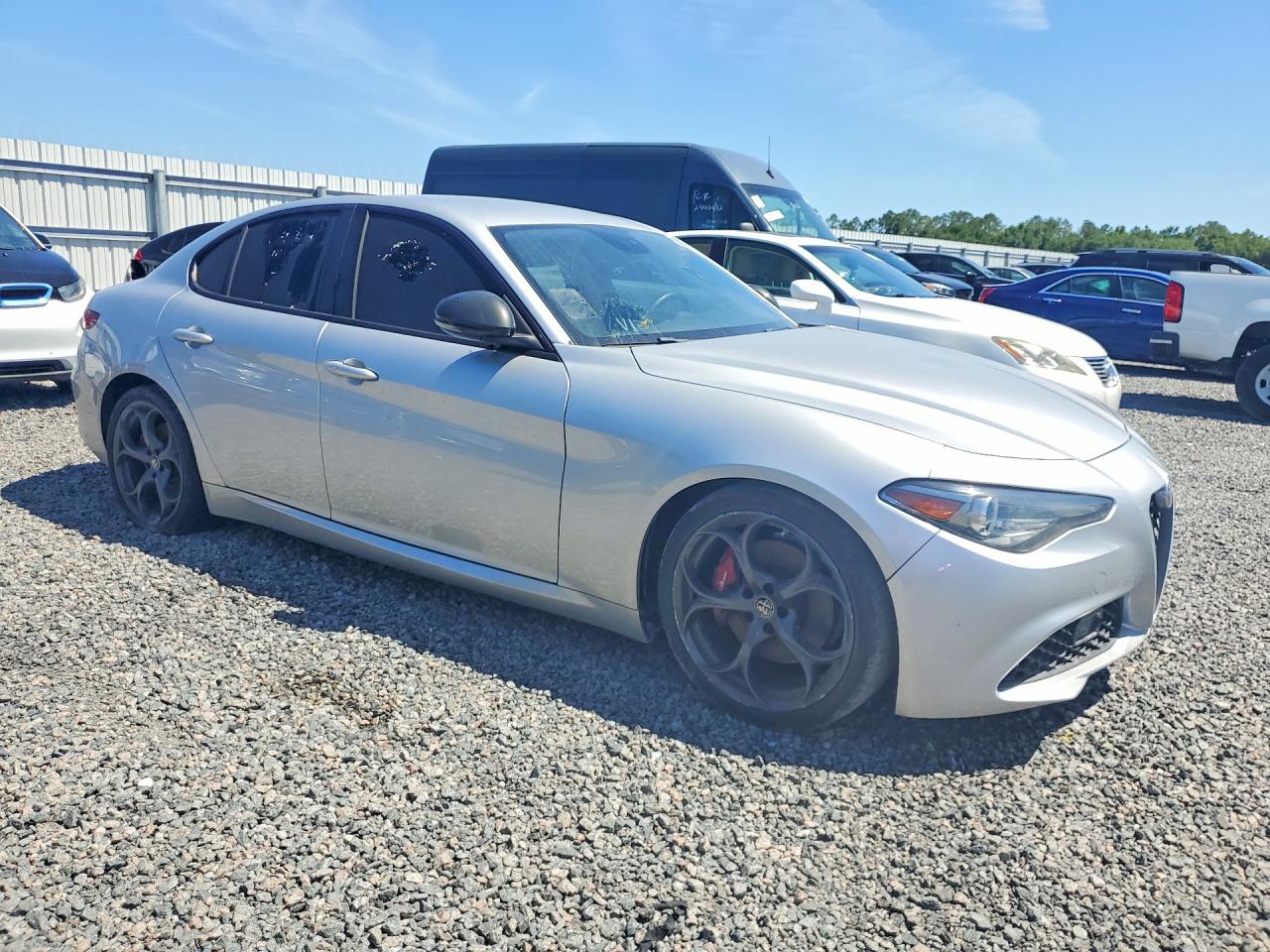 2019 Alfa Giulia VIN ZARFAMAN6K7599799 photo 4