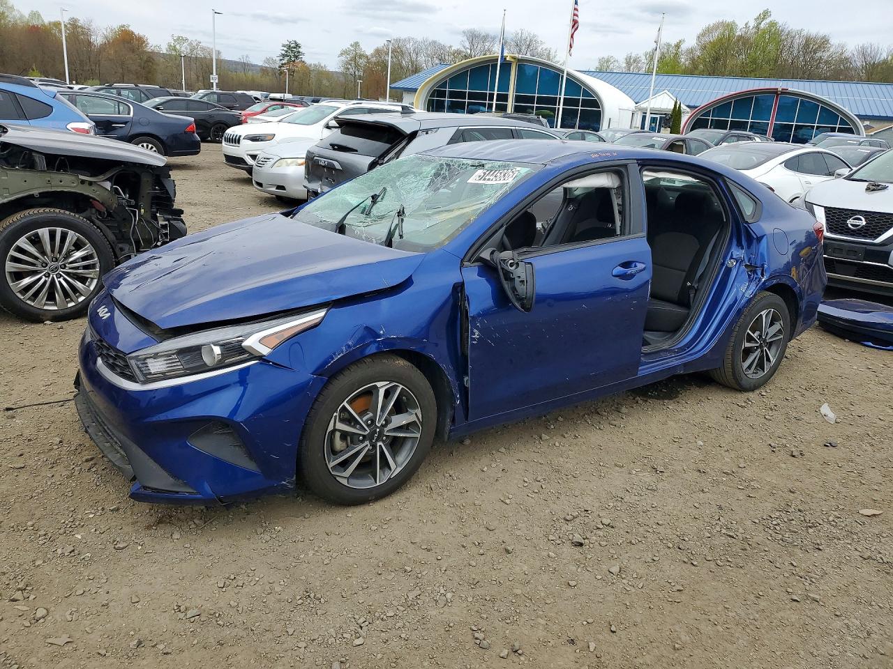 2023 Kia Forte lxs VIN 3KPF24AD5PE579680 photo 1