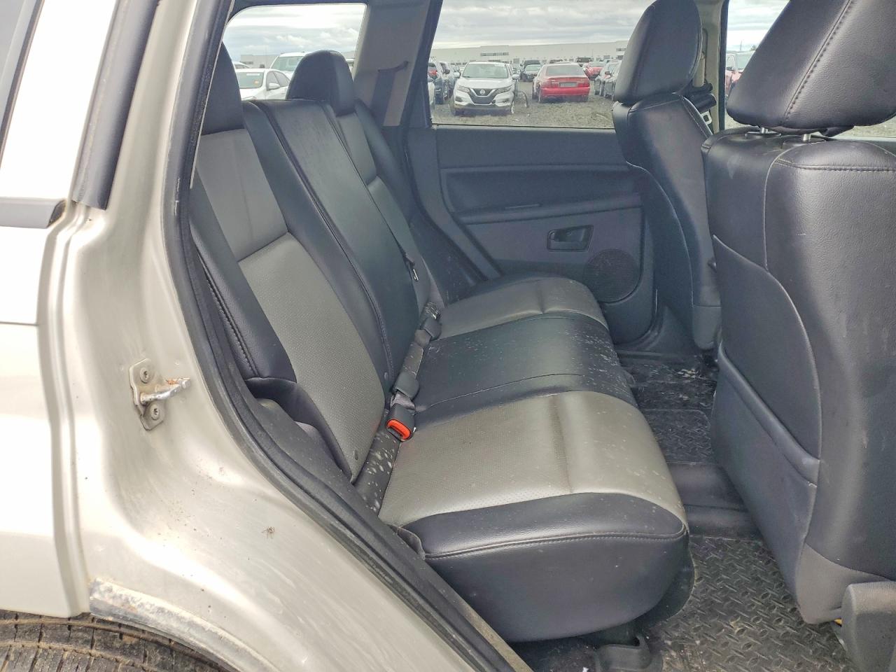 2008 Jeep Cherokee VIN 1J8HR48NX8C243589 photo 10
