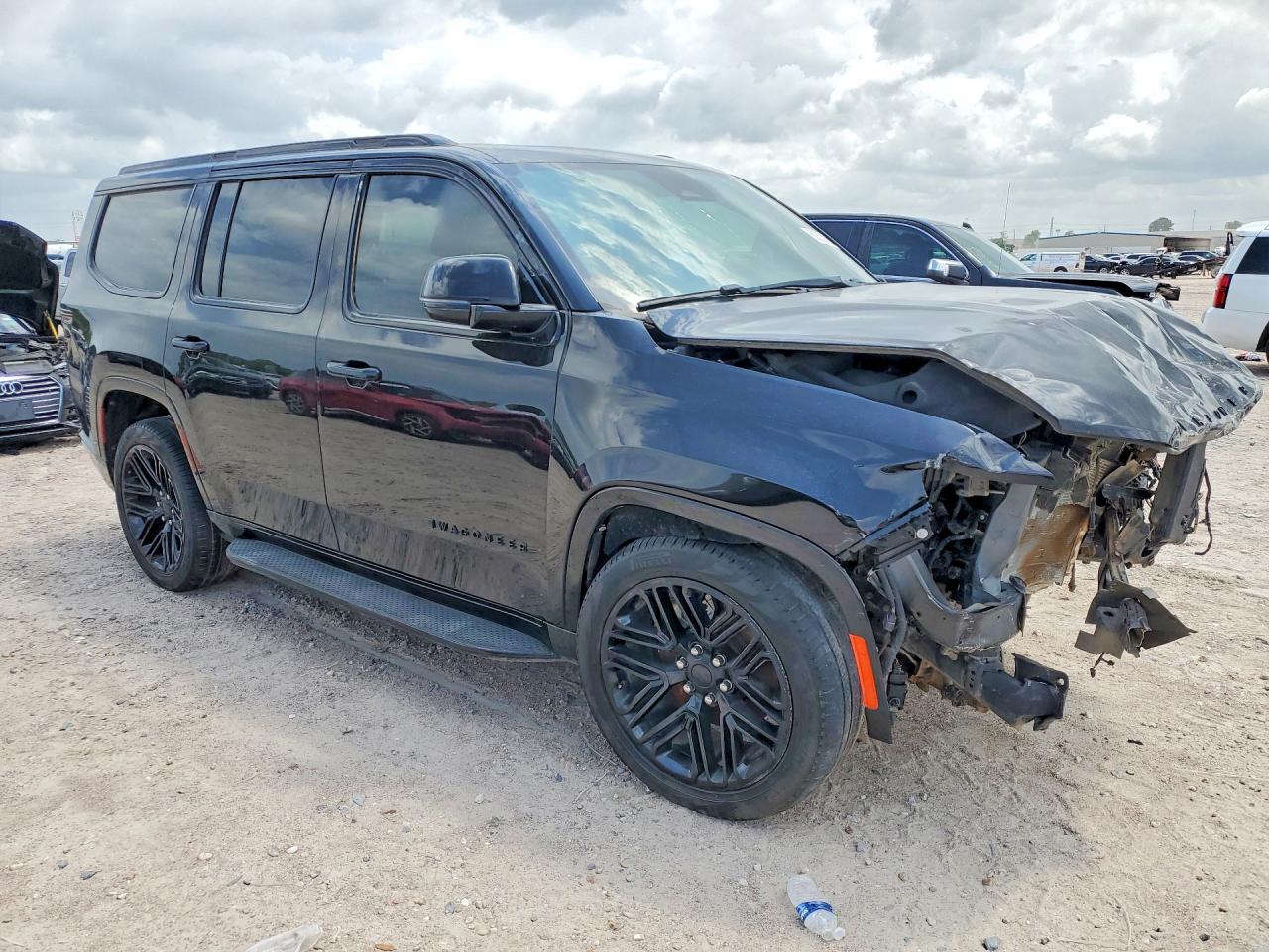 2023 Jeep Wagoneer VIN 1C4SJVBP0PS560452 photo 4