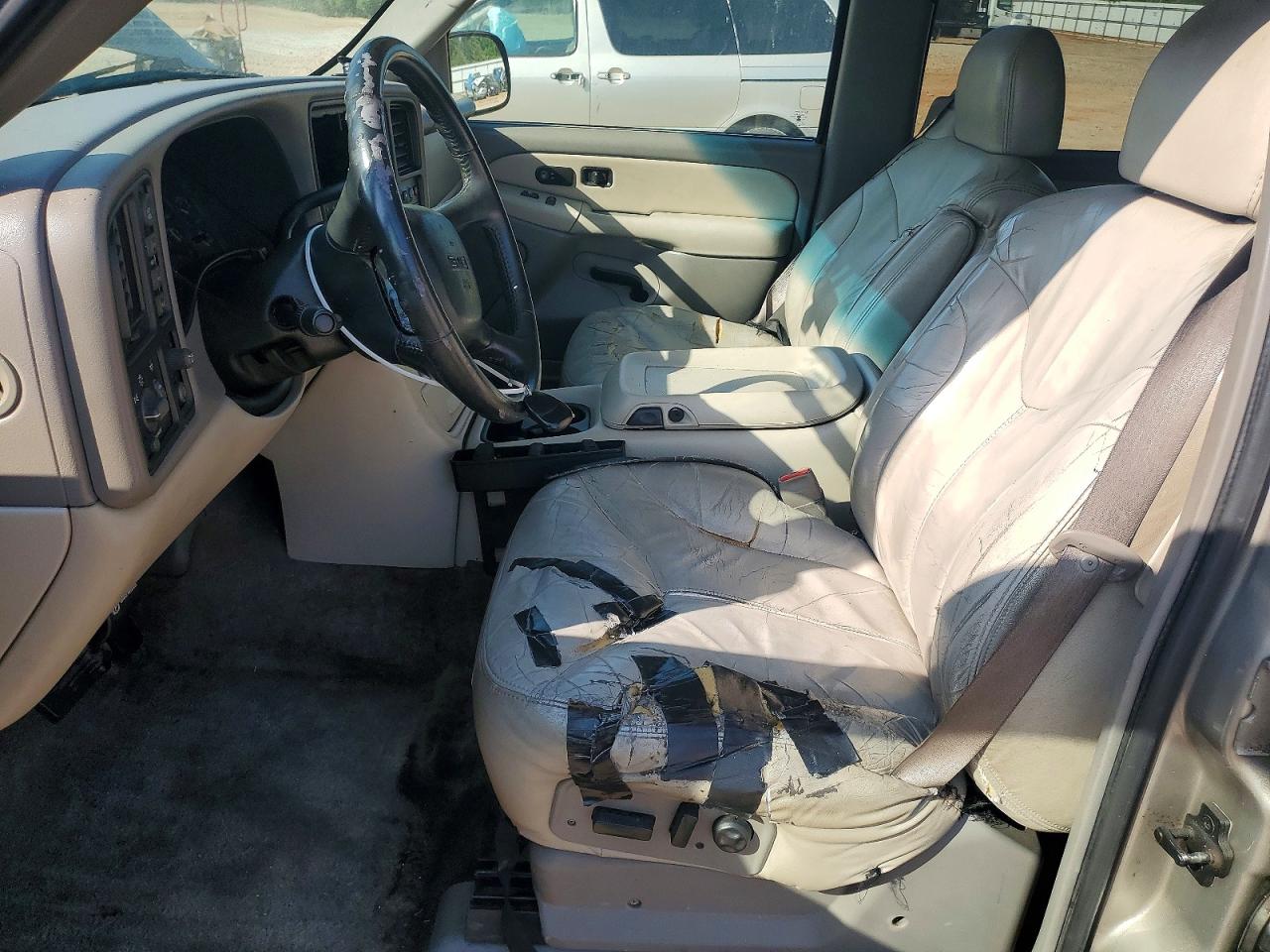 2000 GMC Yukon VIN 3GKFK16T8YG139963 photo 7