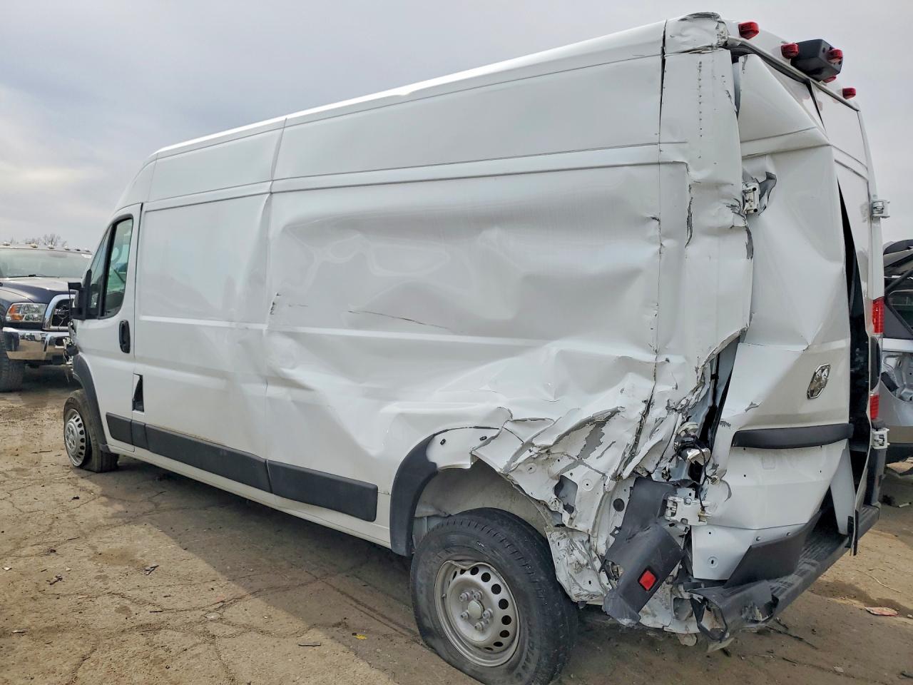 2025 Ram Promaster VIN 3C6MRVHG7SE550139 photo 2