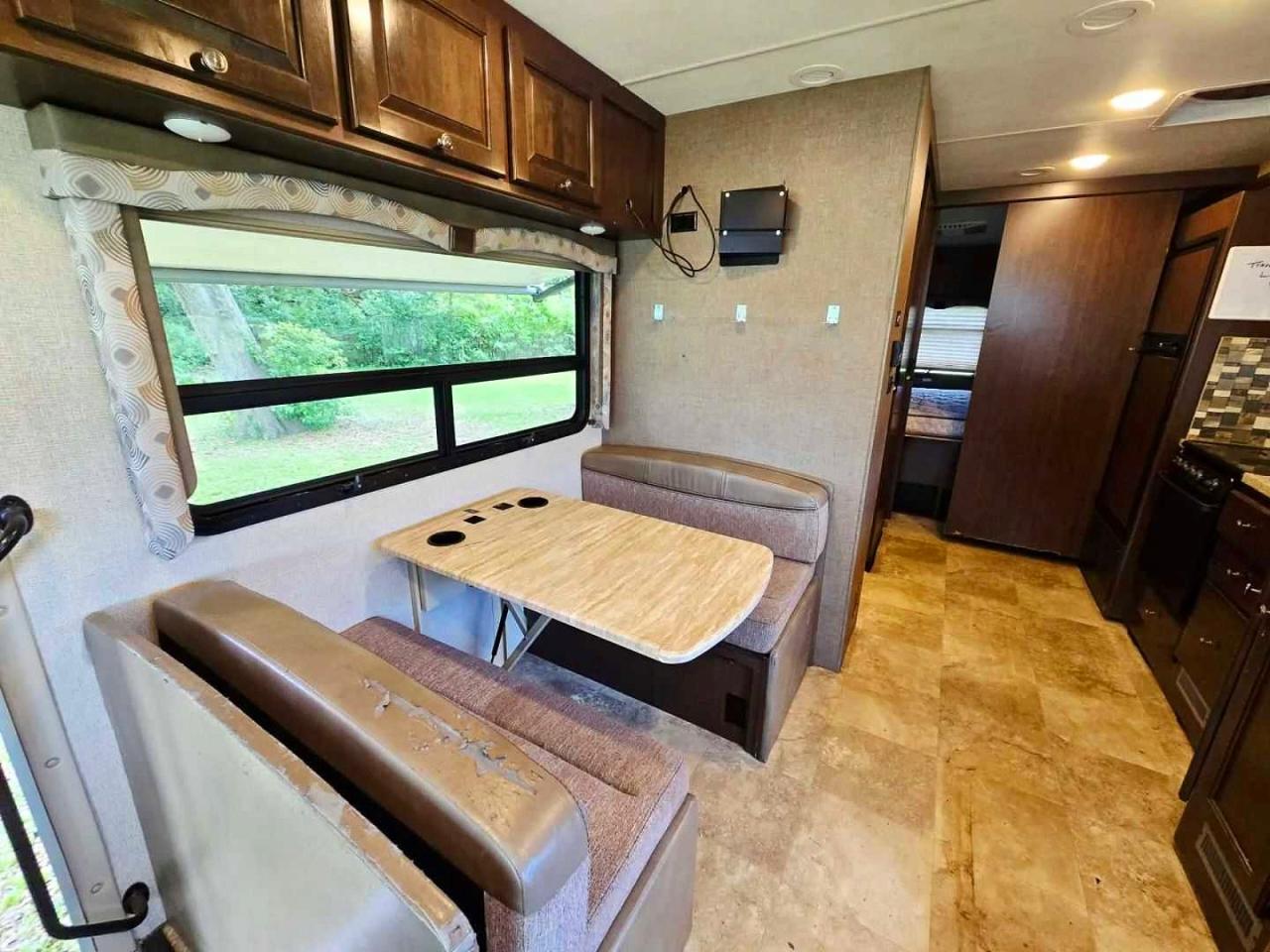 2018 Thor F-ser othr VIN 1F65F5DY8J0A07056 photo 6