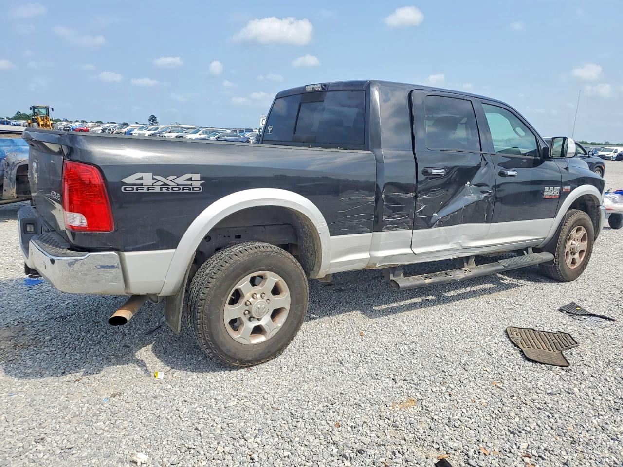 2018 Ram 2500 VIN 3C6UR5MJ1JG121213 photo 3