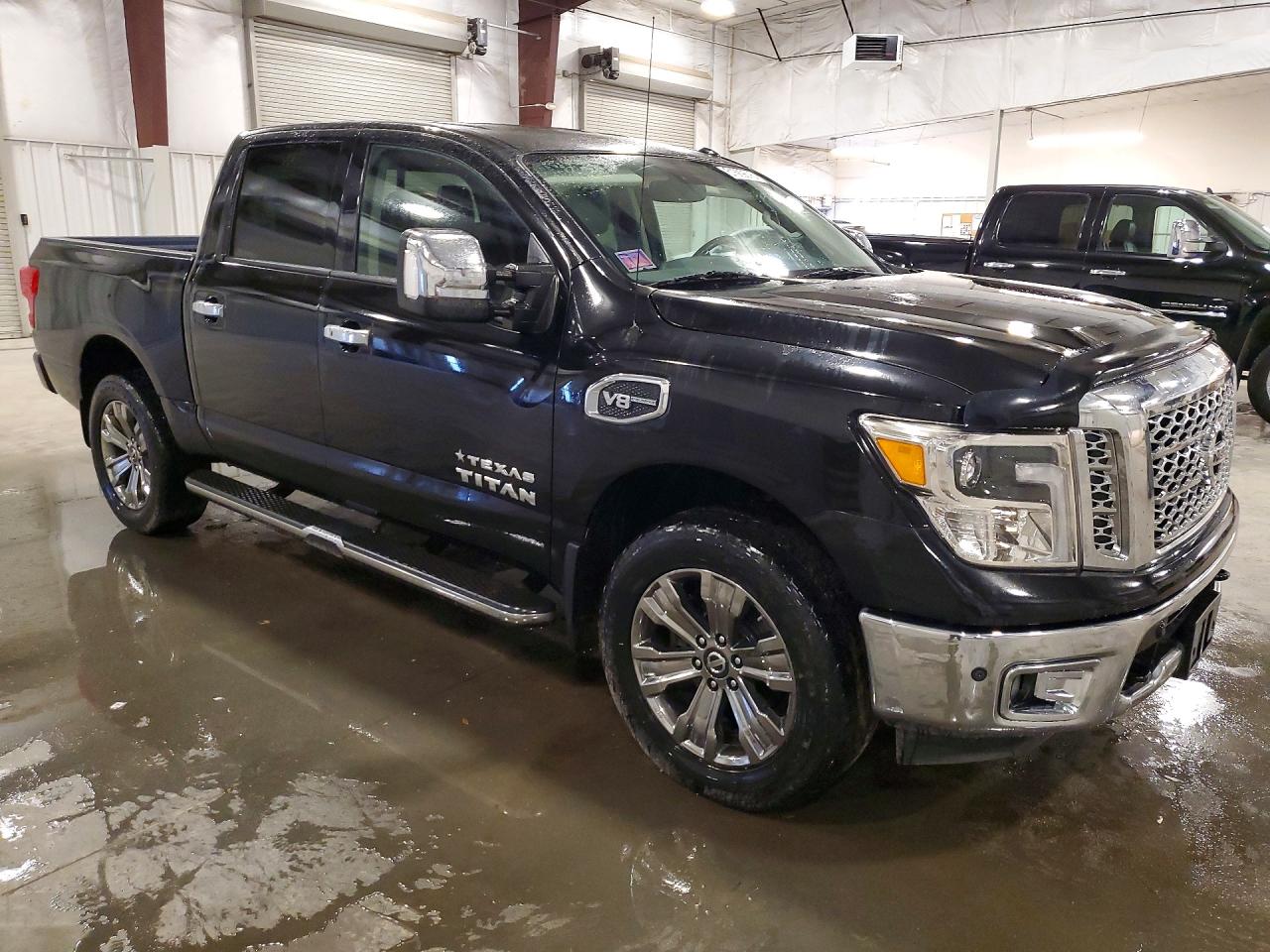 2017 Nissan TITAN VIN 1N6AA1E57HN560363 photo 4