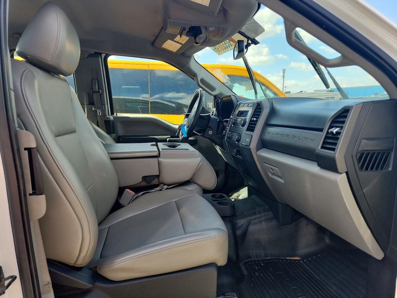 2019 Ford F350 VIN 1FT8X3DT0KEC36108 photo 5