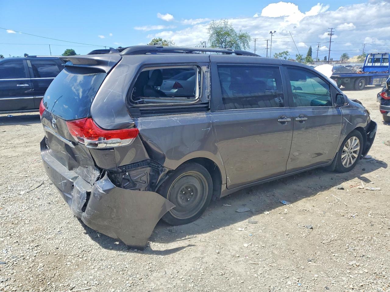 2011 Toyota All models VIN 5TDYK3DC1BS152064 photo 3
