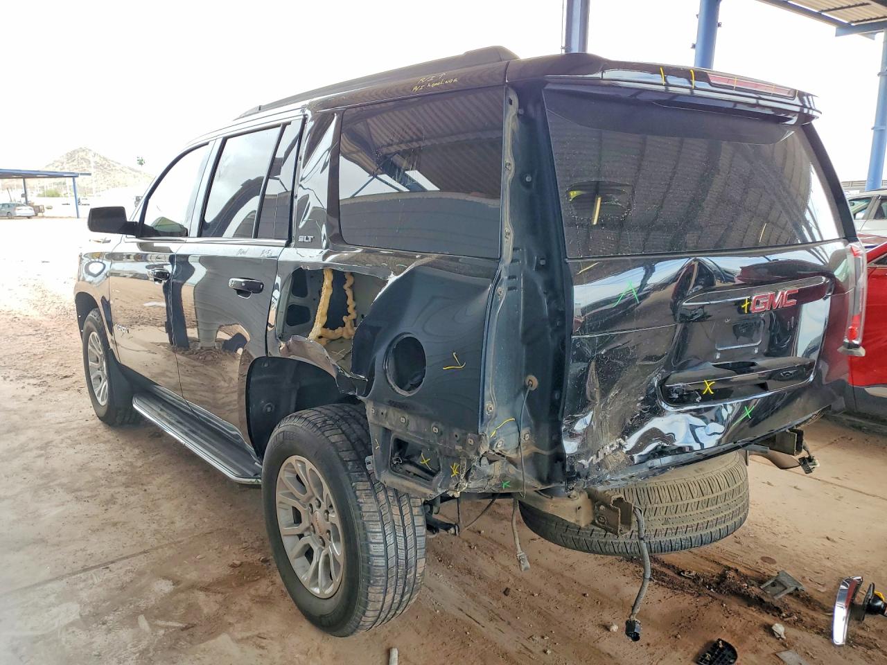 2020 GMC Yukon VIN 1GKS2BKC3LR156849 photo 2