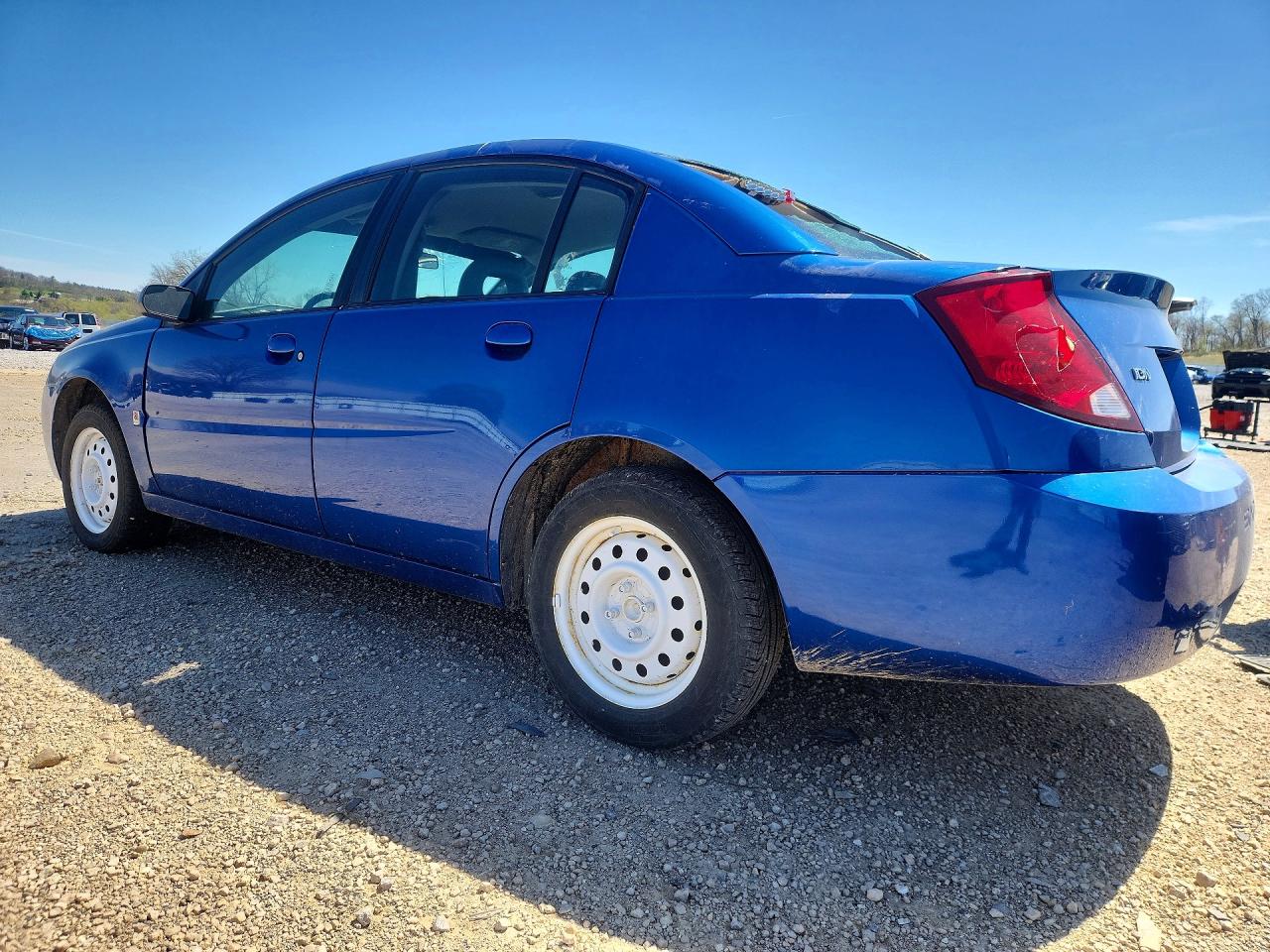 2004 Saturn Ion VIN 1G8AJ52F94Z202248 photo 2