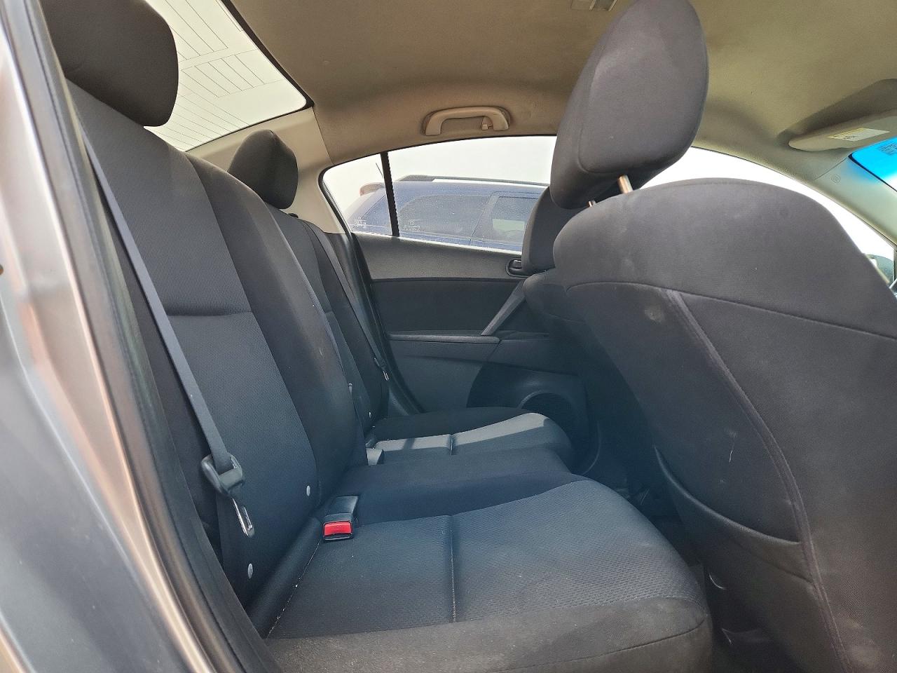 2011 Mazda 3 VIN JM1BL1UGXB1384024 photo 10