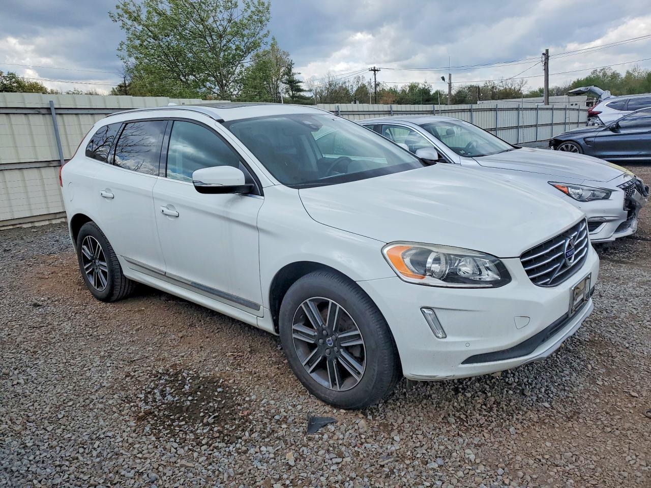 2016 Volvo Xc60 VIN YV449MRK6G2871502 photo 4