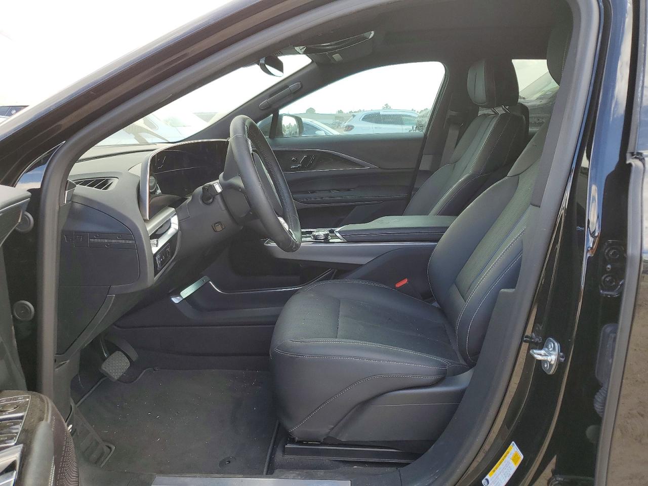 2025 Cadillac All other VIN 1GYKPNRL4SZ309641 photo 7