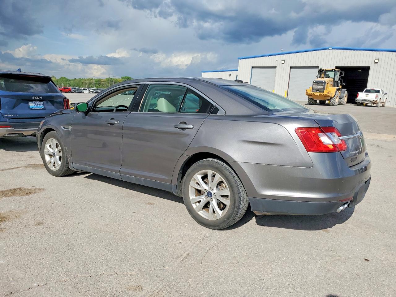 2011 Ford Taurus VIN 1FAHP2EW7BG123754 photo 2