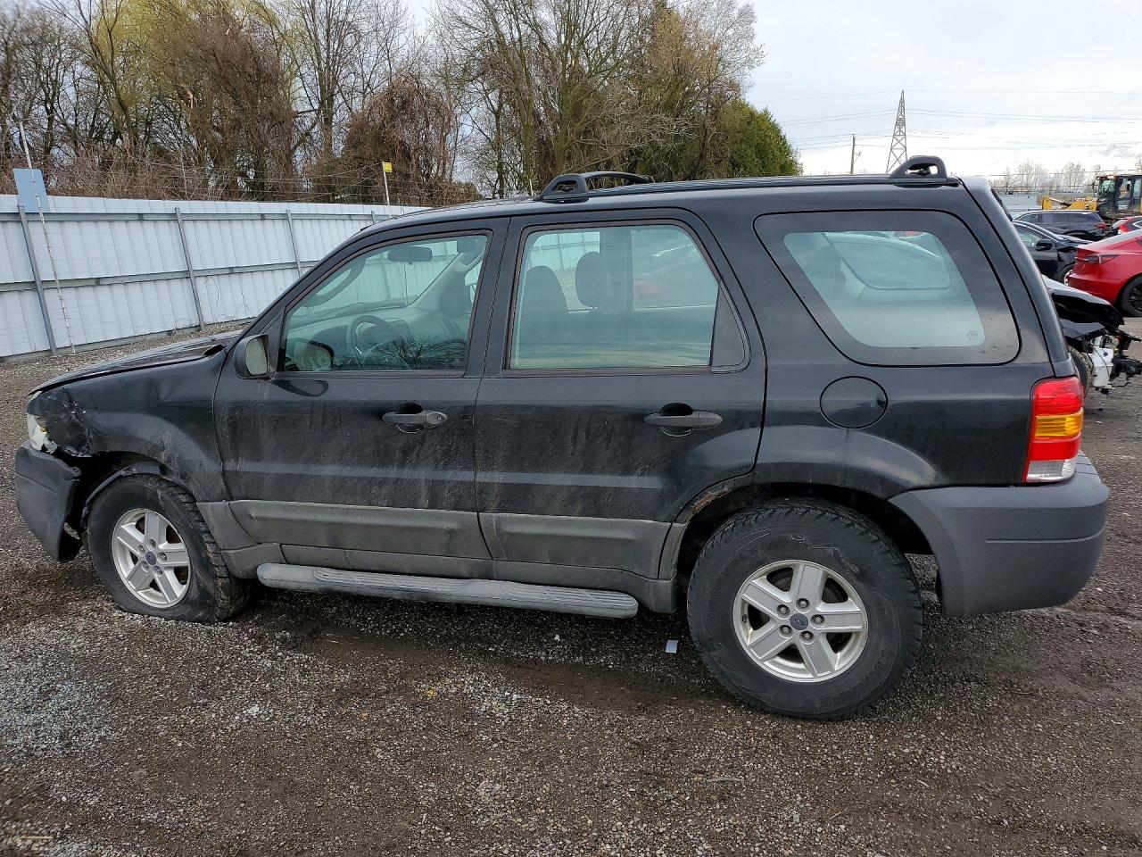 2006 Ford Escape VIN 1FMYU92Z56KA07560 photo 2