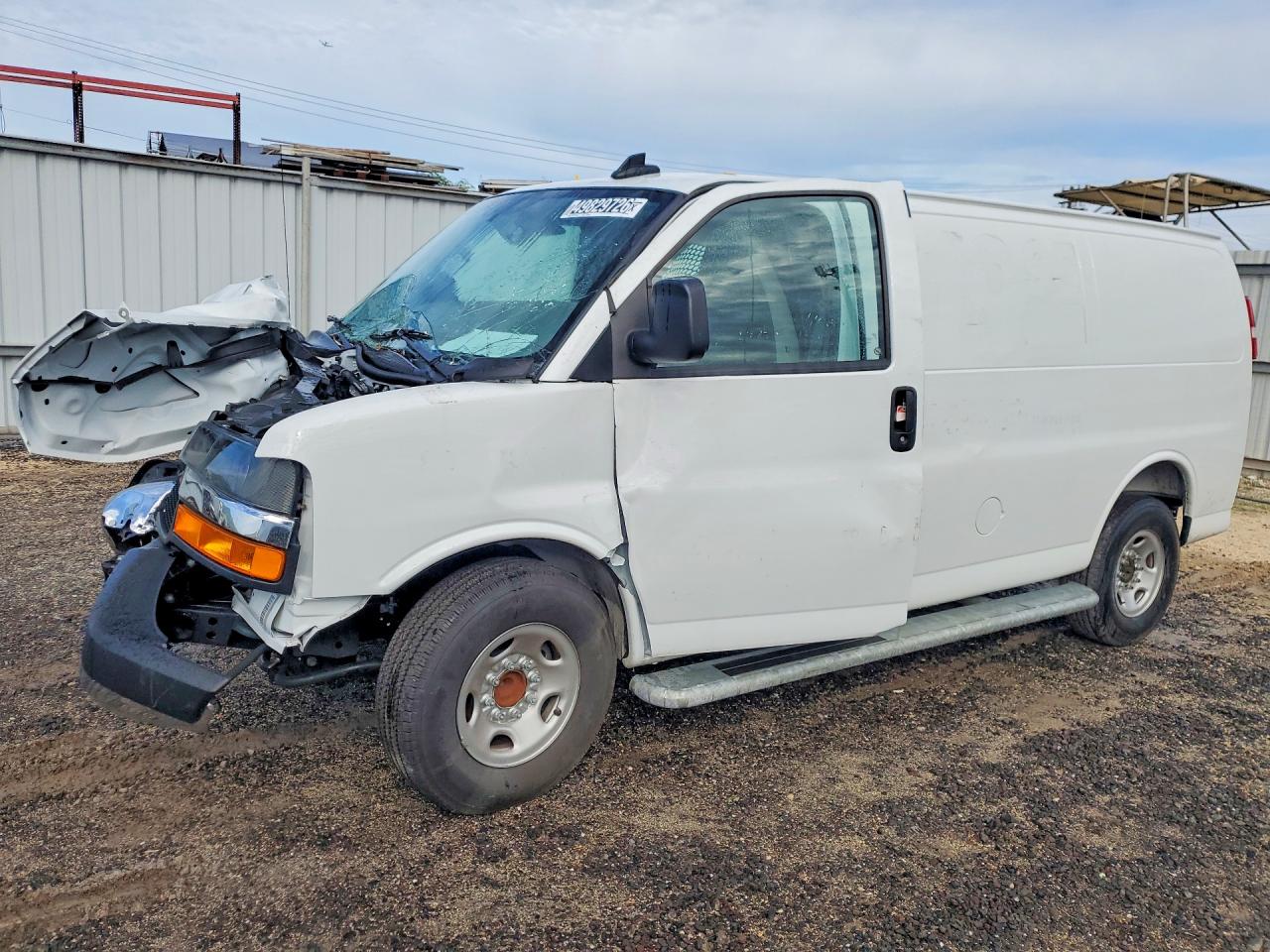 2025 Chevrolet Express VIN 1GCWGAFP2S1160118 photo 1