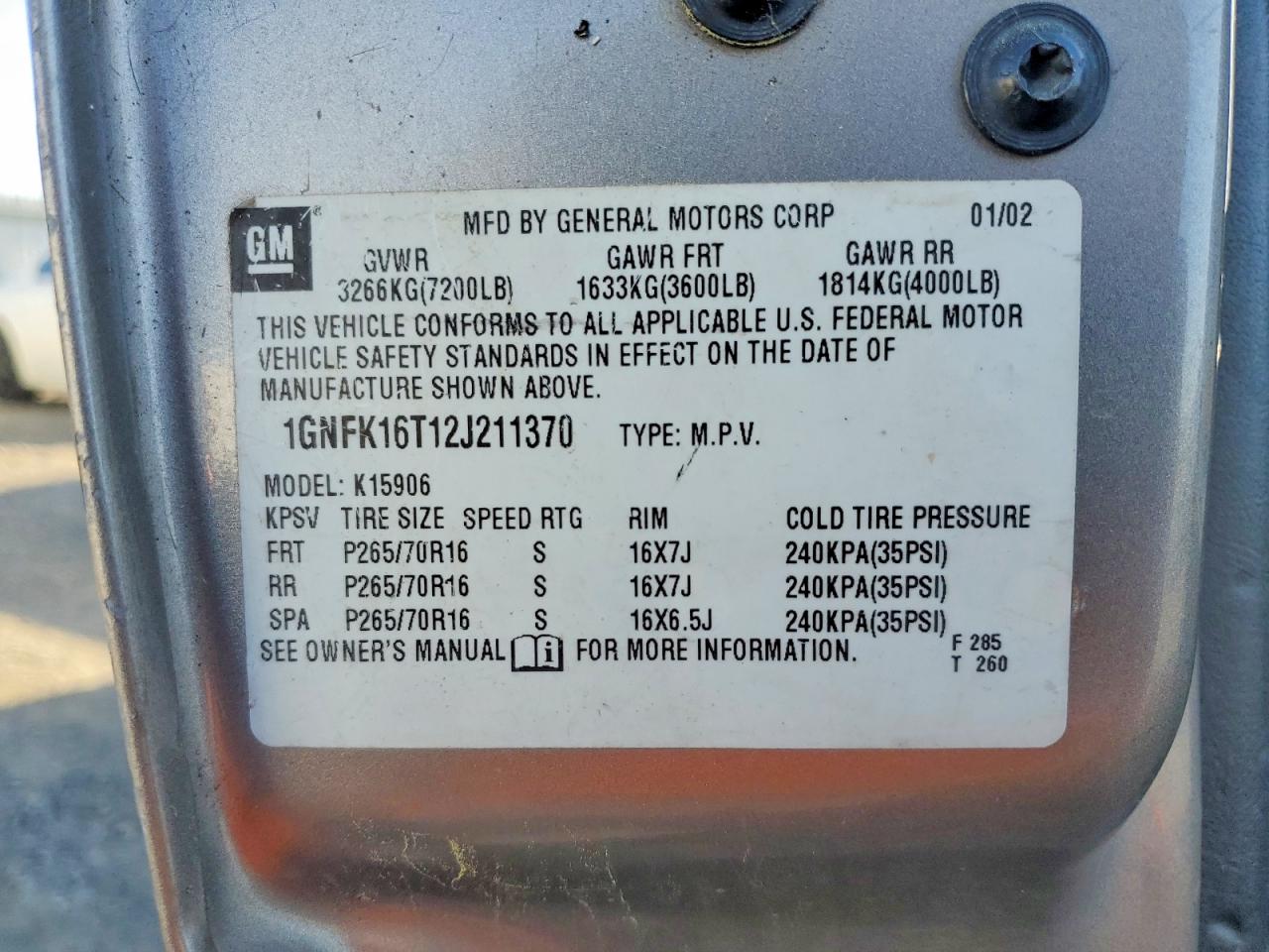 2002 Chevrolet Suburban VIN 1GNFK16T12J211370 photo 12