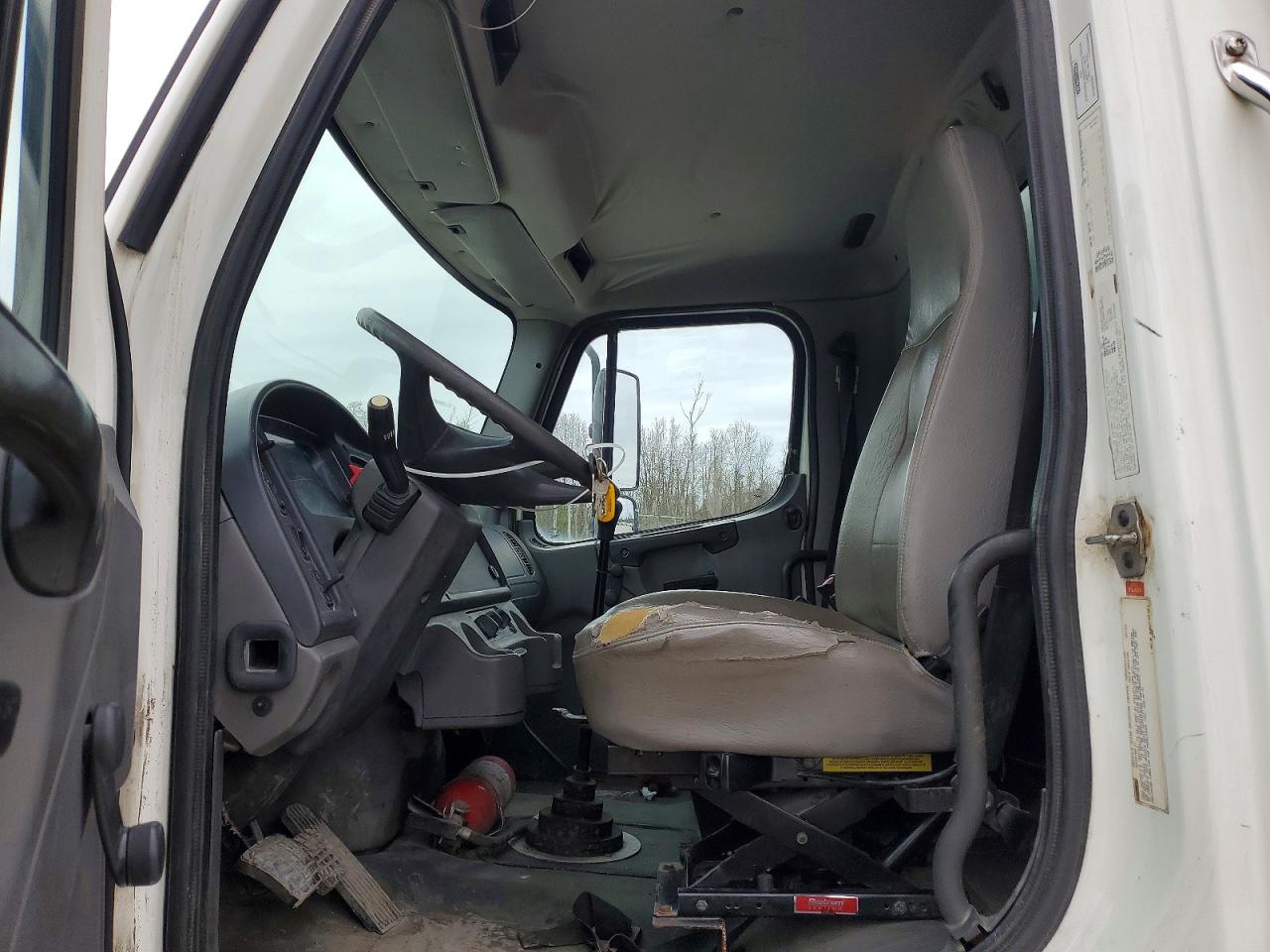2004 FREIGHTLINER All other VIN 1FVACWAKX4HM84012 photo 7