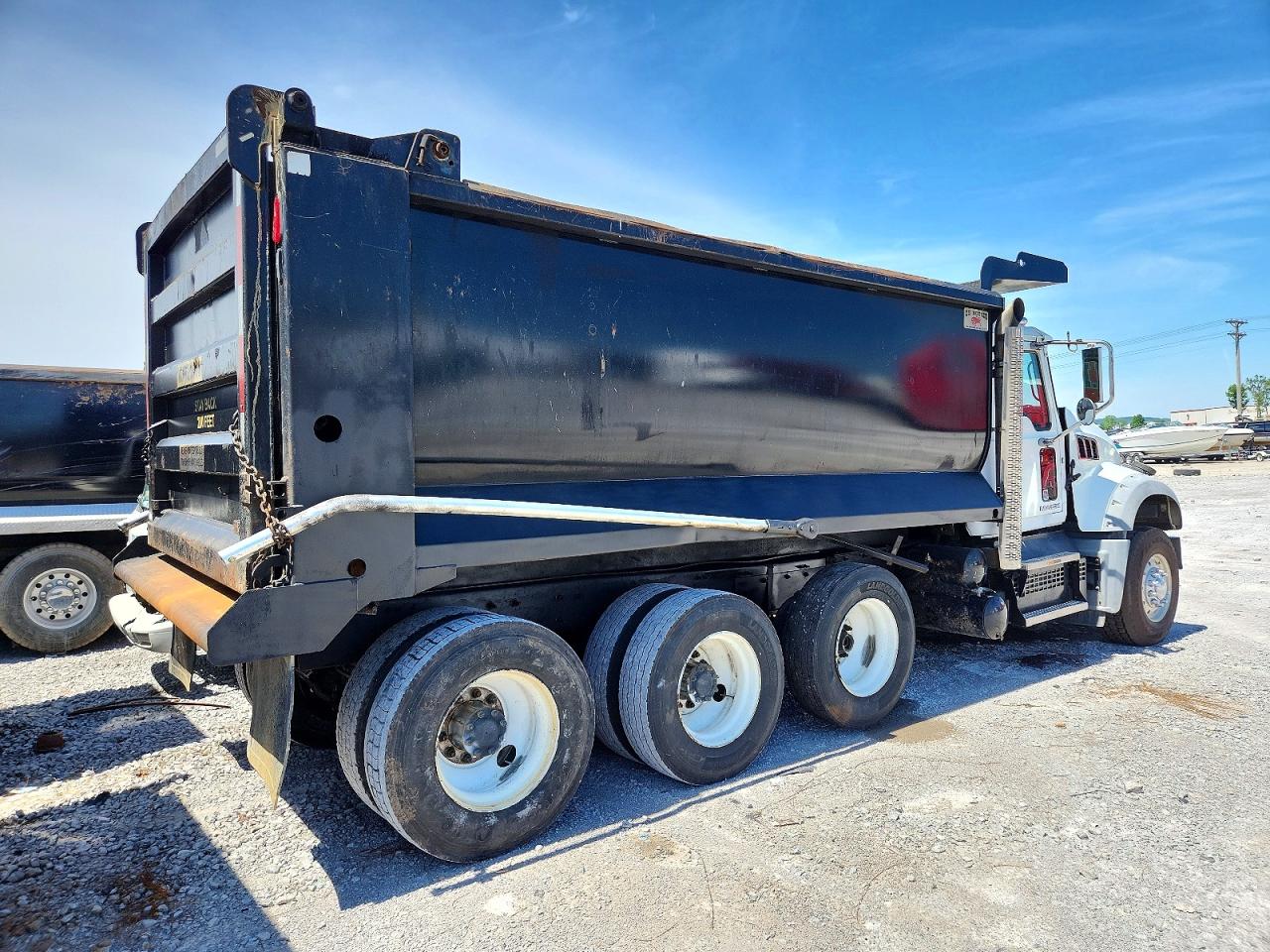 2018 MACK All other VIN 1M2AX07CXJM037109 photo 4