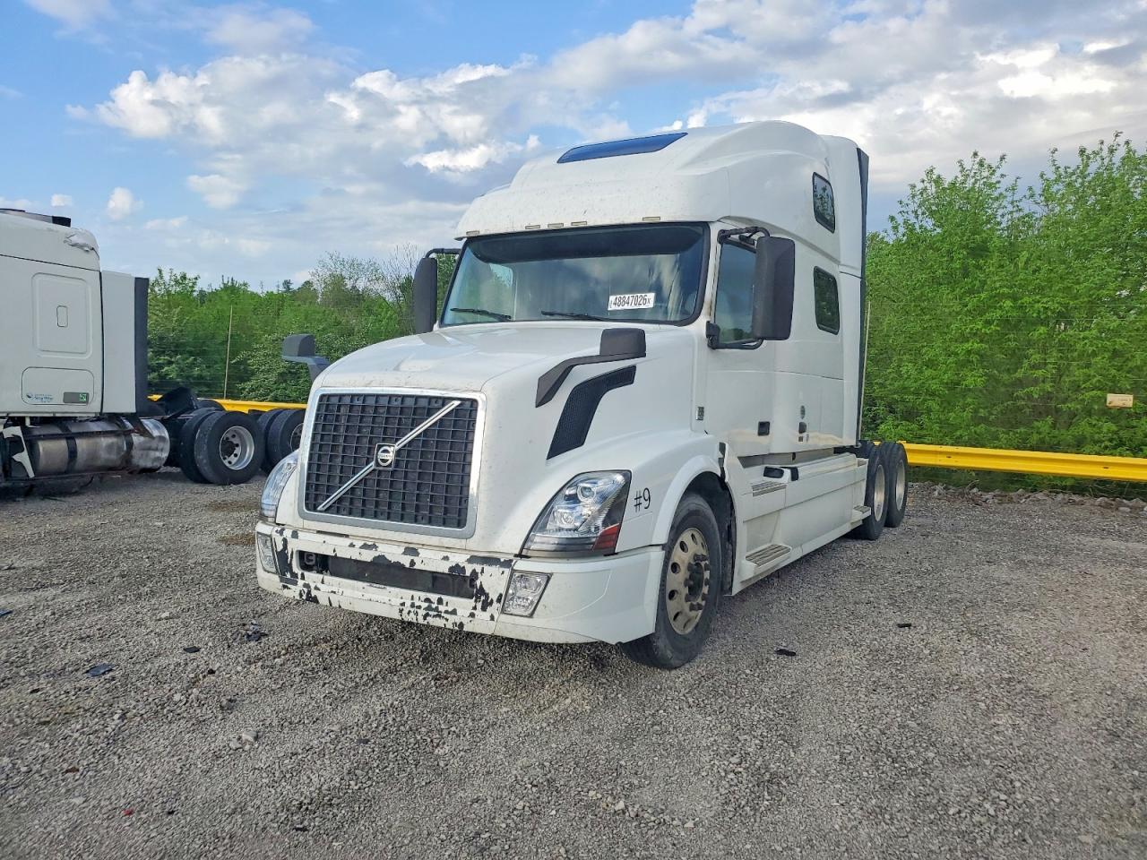2018 Volvo Vn VIN 4V4NC9EHXJN961245 photo 2
