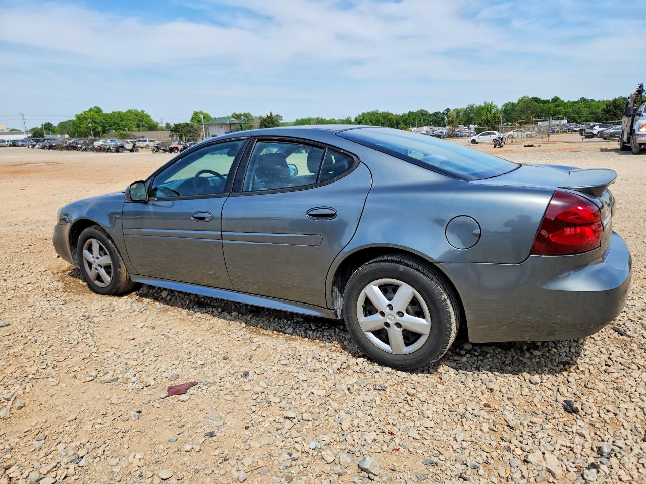 2005 Pontiac Grandprix VIN 2G2WP522151182602 photo 2