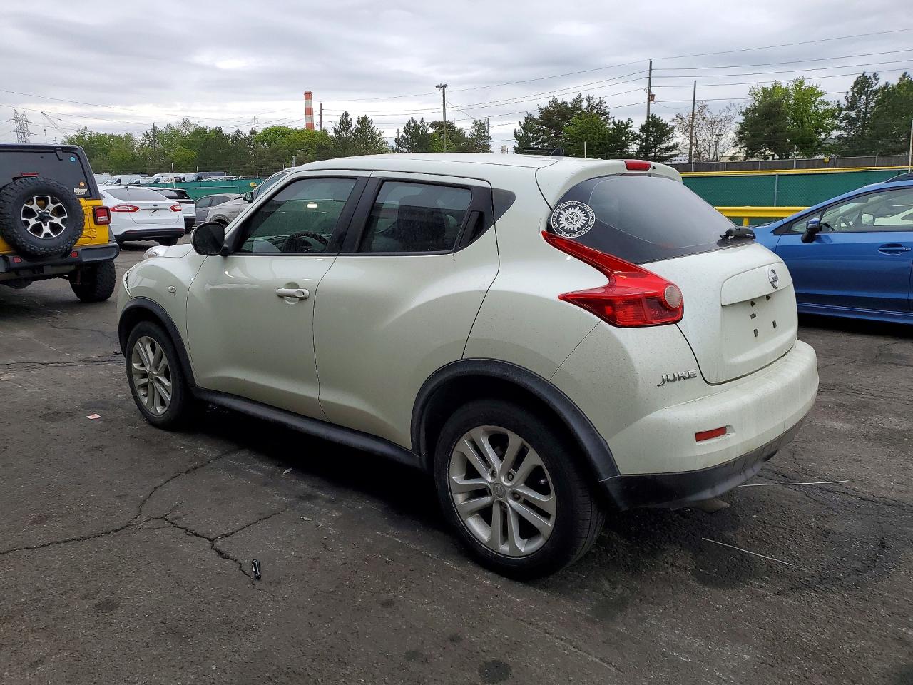 2012 Juke VIN JN8AF5MR9CT100369 photo 2