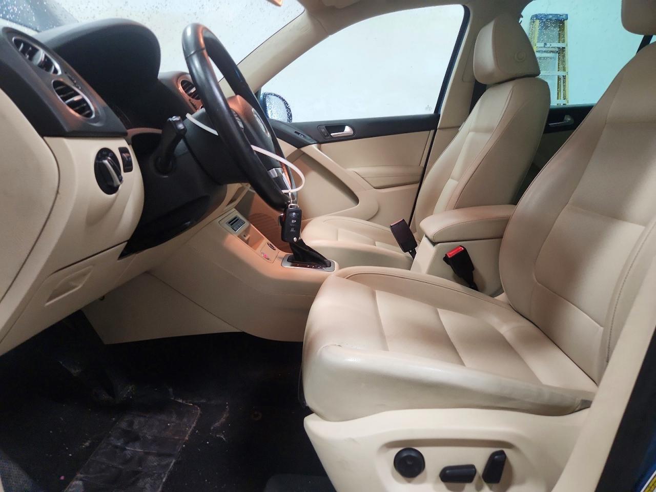 2017 Volkswagen Tiguan VIN WVGRV7AX8HK025608 photo 7