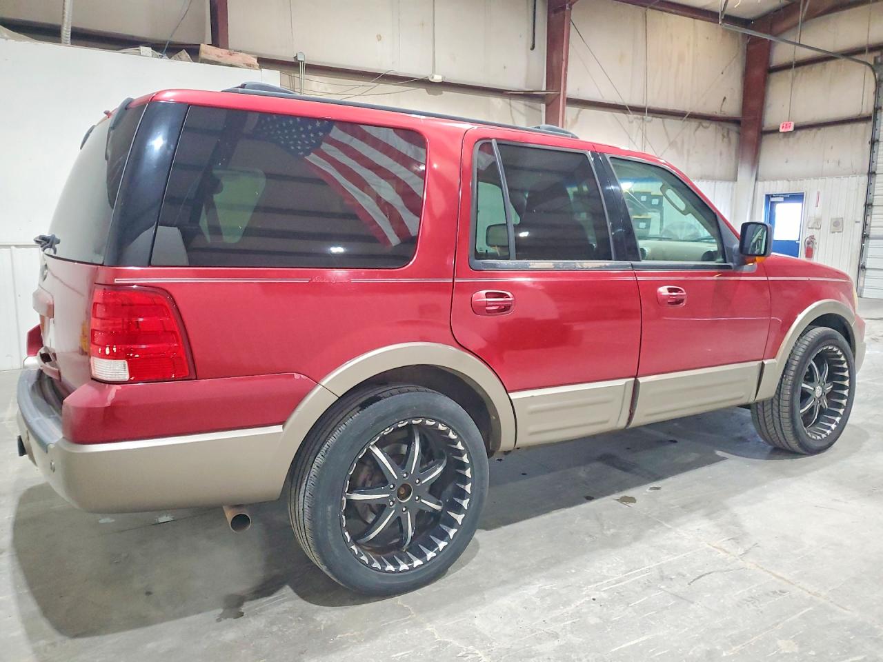 2004 Ford Expedition VIN 1FMFU18L24LB35189 photo 3