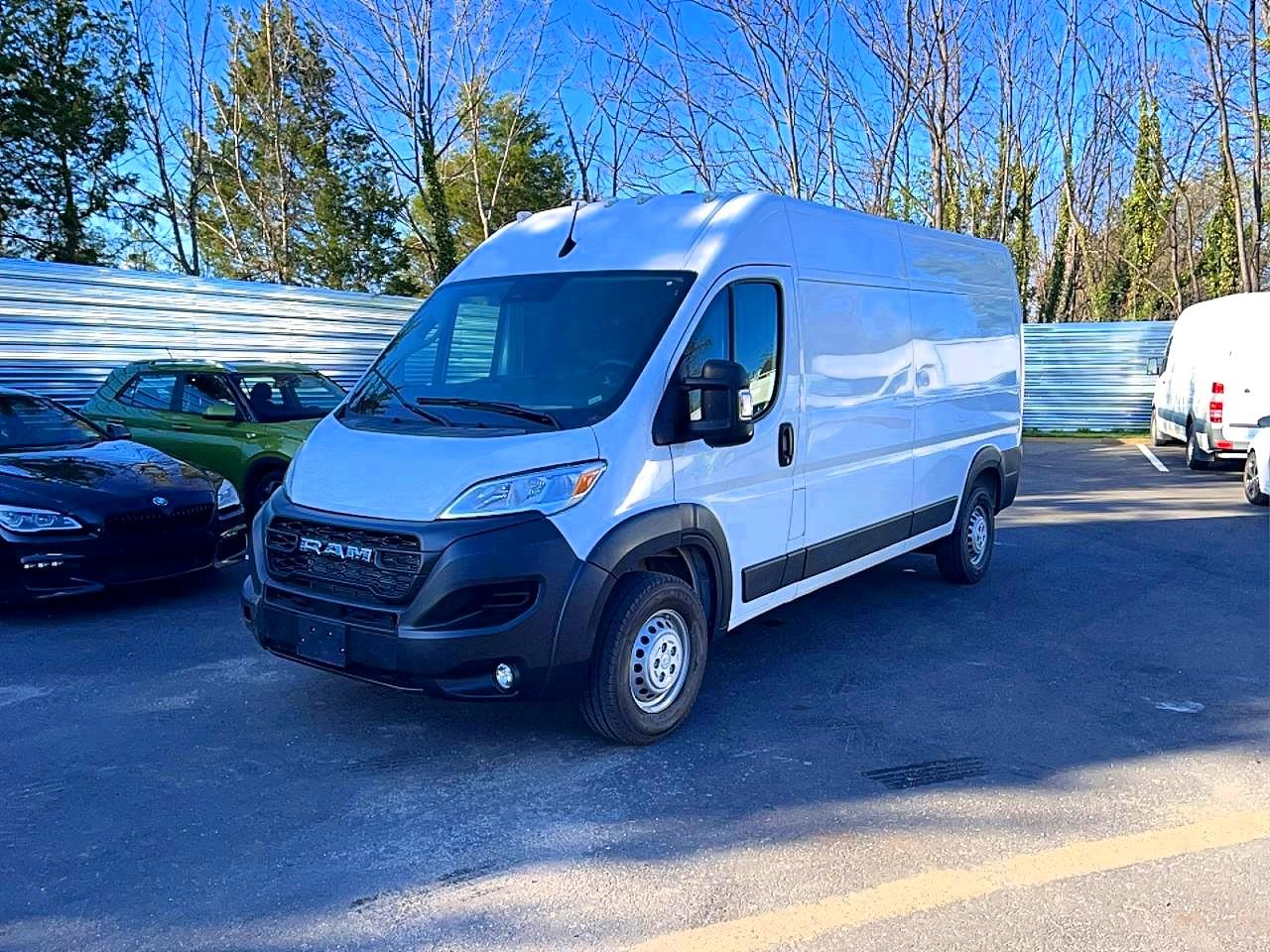 2025 Ram Promaster VIN 3C6MRVHG4SE549112 photo 2