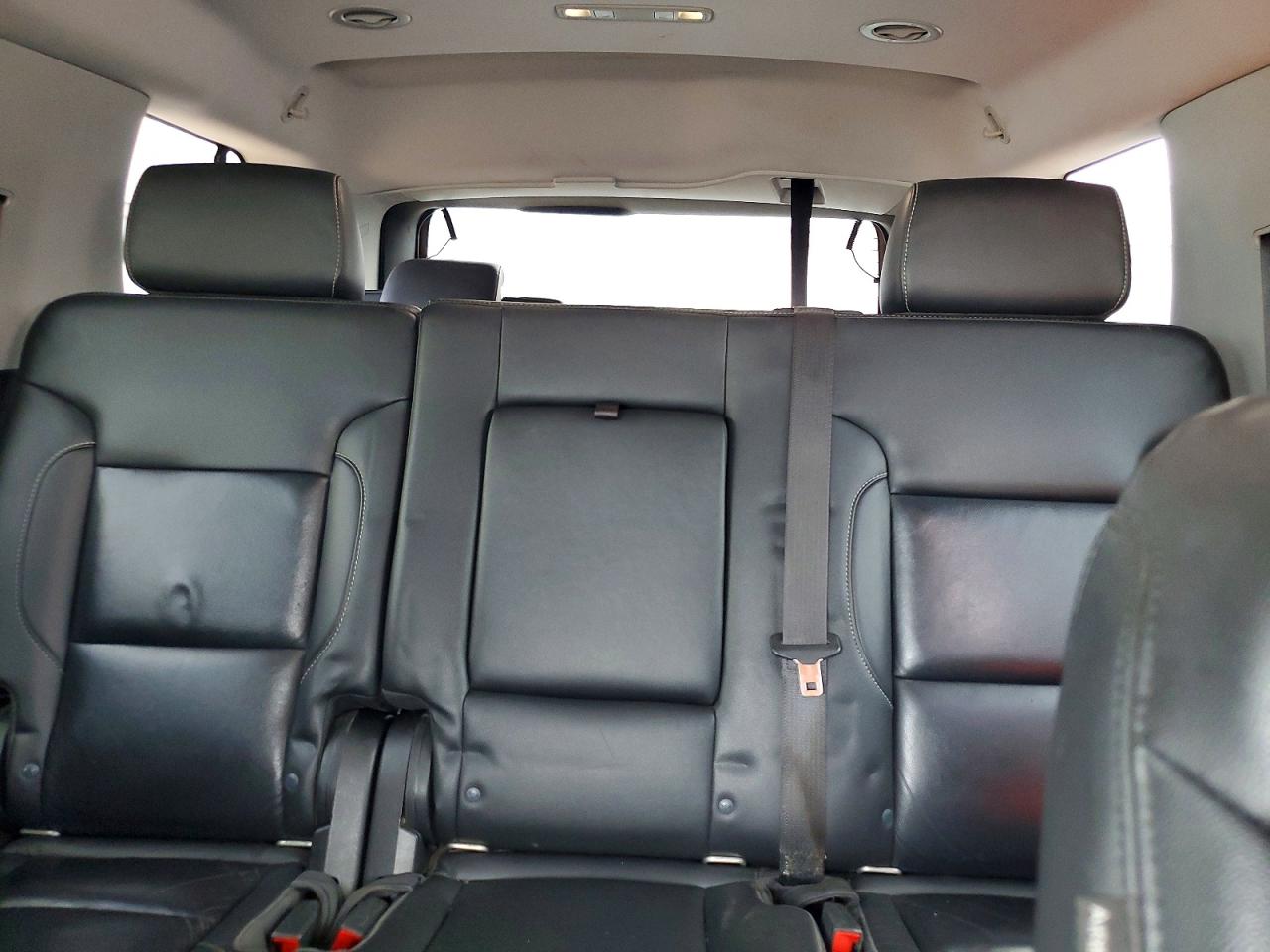 2020 Chevrolet Tahoe VIN 1GNSCBKC9LR130207 photo 10