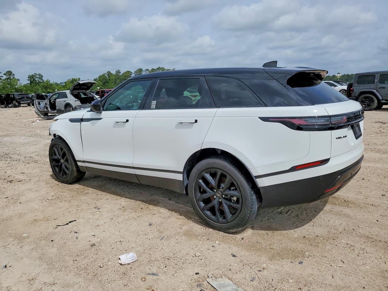 2025 Land Rangerover VIN SALYJ2EX1SA399797 photo 2