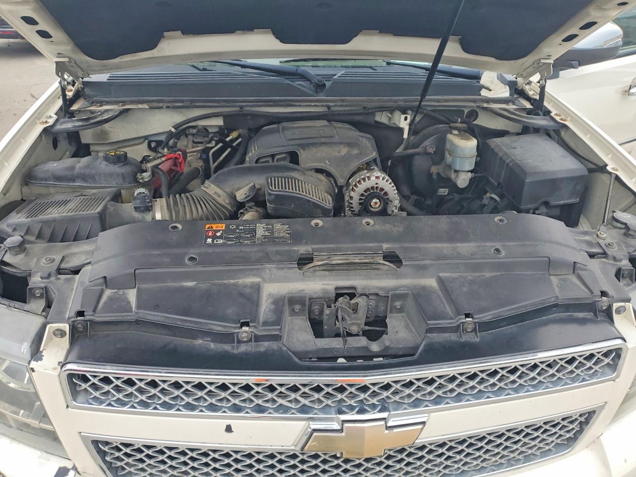 2011 Chevrolet Suburban VIN 1GNSCKE02BR289361 photo 12