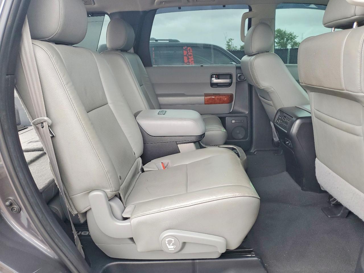2021 Toyota Sequoia VIN 5TDGY5A14MS075556 photo 11